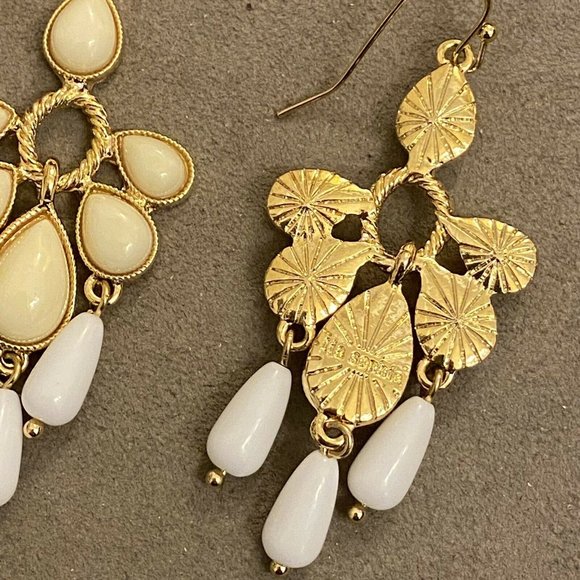 Lia Sophia Rhumba Earrings Beige White Gold Tones 2.75" Drops NWT NOC M466 - Picture 3 of 4